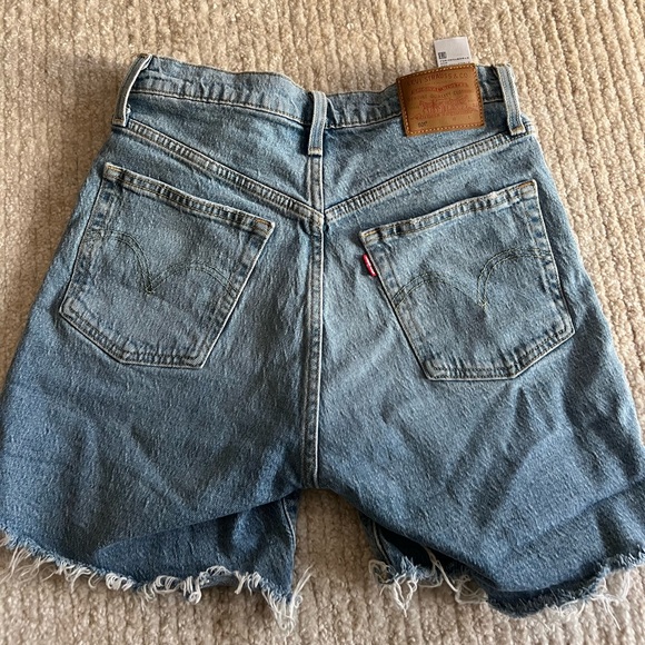 Levi’s Denim Shorts - Picture 3 of 3